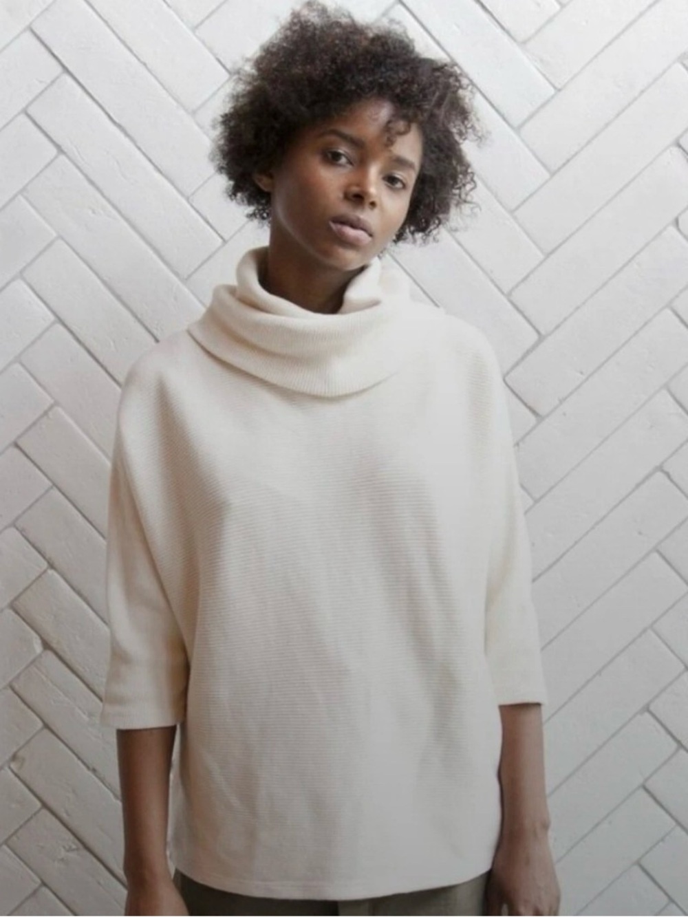 Esby Apparel Mesa Dolman Rib Turtleneck, Natural, size M